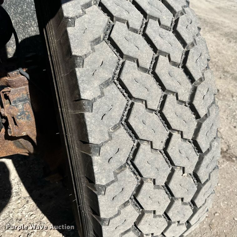 image for item DW2822 2003 International 5500i  dump truck