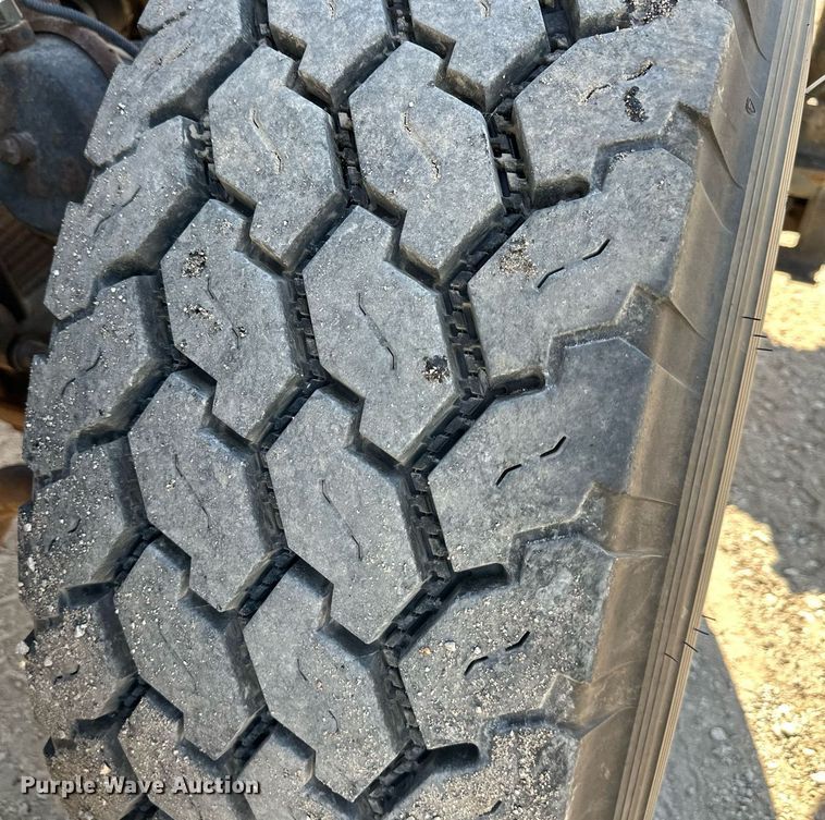 image for item DW2822 2003 International 5500i  dump truck