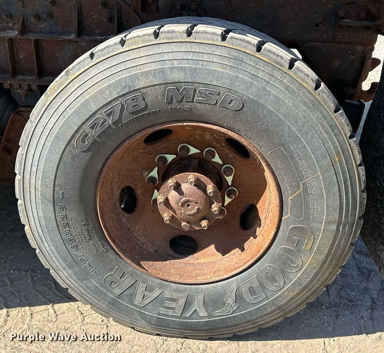 image for item DW2822 2003 International 5500i  dump truck