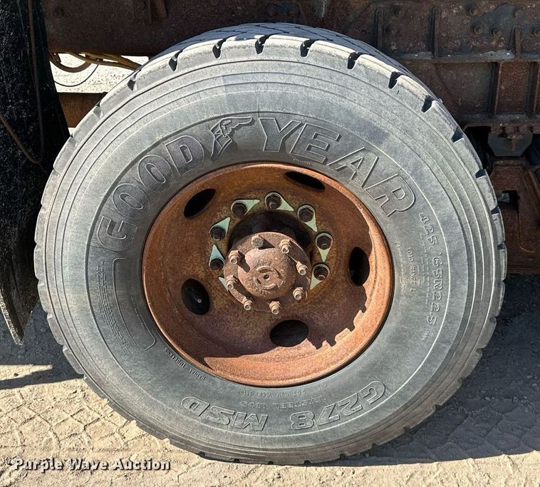 image for item DW2822 2003 International 5500i  dump truck