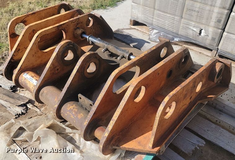 image for item JG9793 Hydraulic quick attach plate