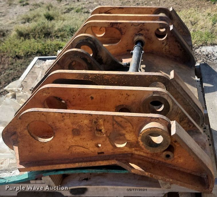 image for item JG9793 Hydraulic quick attach plate