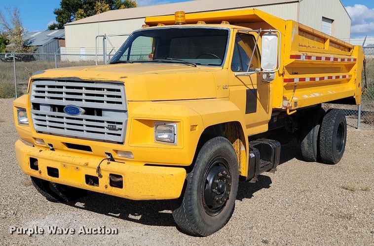 image for item JG9797 1990 Ford F700  dump truck