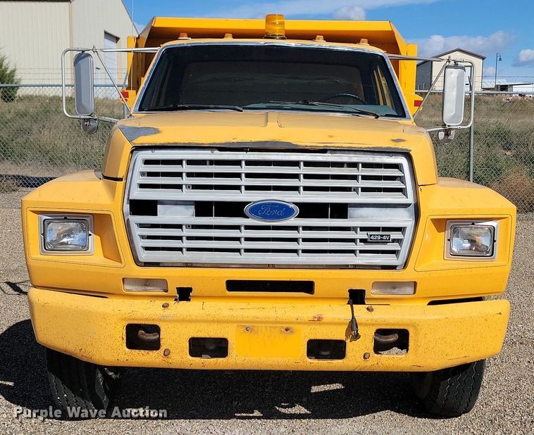 image for item JG9797 1990 Ford F700  dump truck