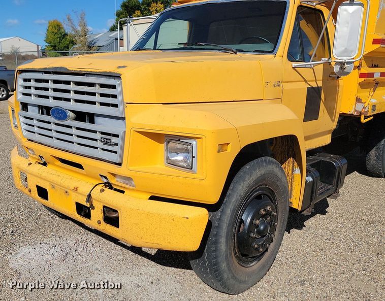 image for item JG9797 1990 Ford F700  dump truck