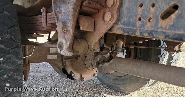 image for item JG9797 1990 Ford F700  dump truck