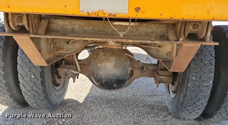 image for item JG9797 1990 Ford F700  dump truck