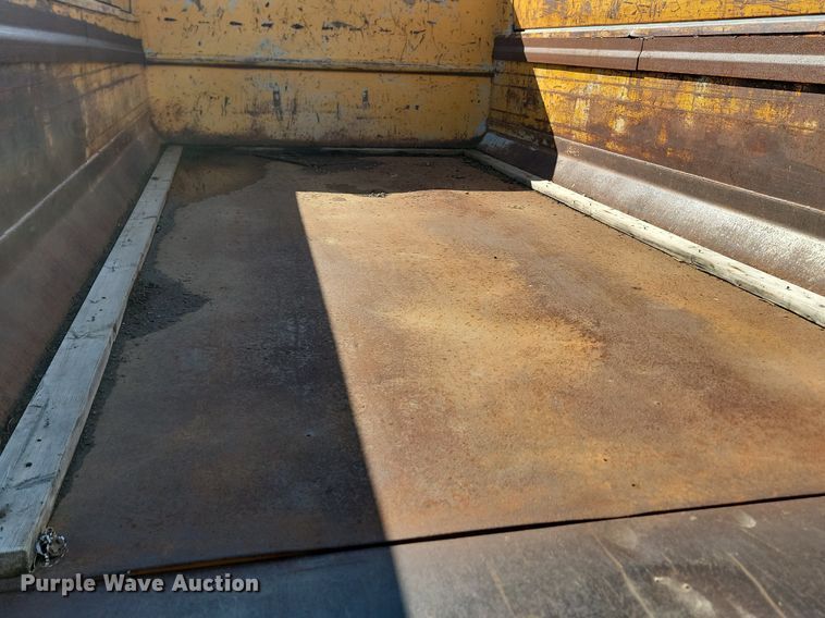 image for item JG9797 1990 Ford F700  dump truck