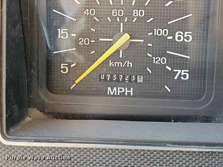 image for item JG9797 1990 Ford F700  dump truck