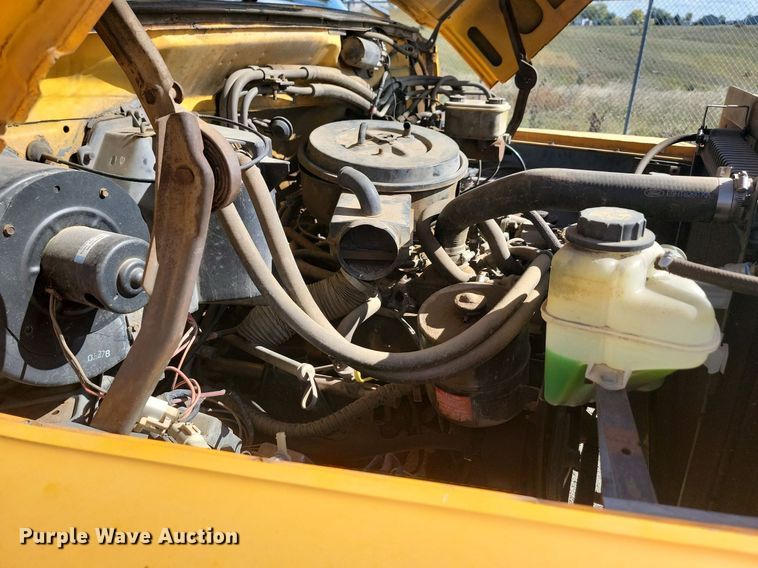 image for item JG9797 1990 Ford F700  dump truck