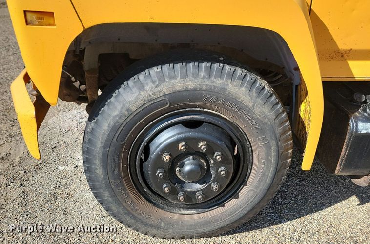 image for item JG9797 1990 Ford F700  dump truck