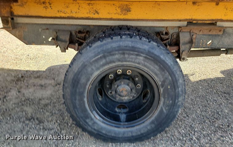 image for item JG9797 1990 Ford F700  dump truck