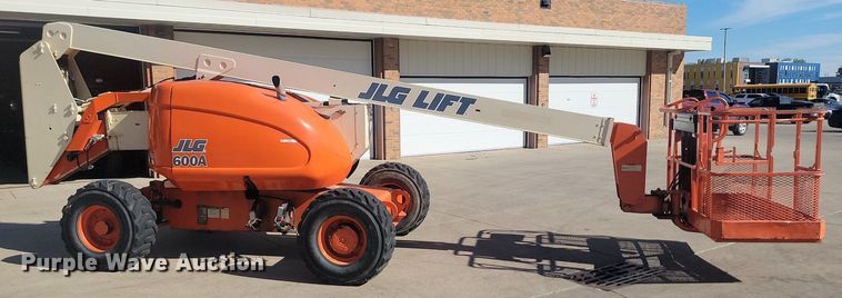 image for item JW9580 1996 JLG 600A  boom lift