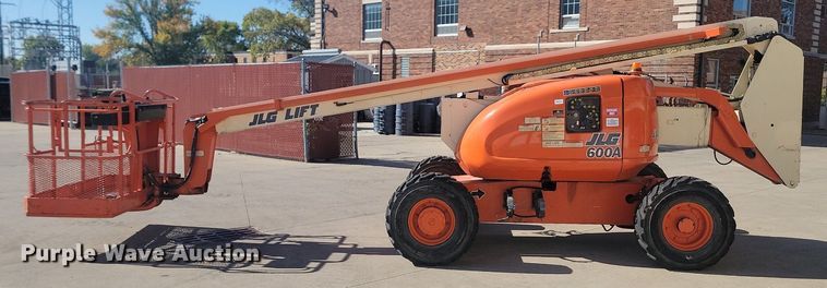 image for item JW9580 1996 JLG 600A  boom lift