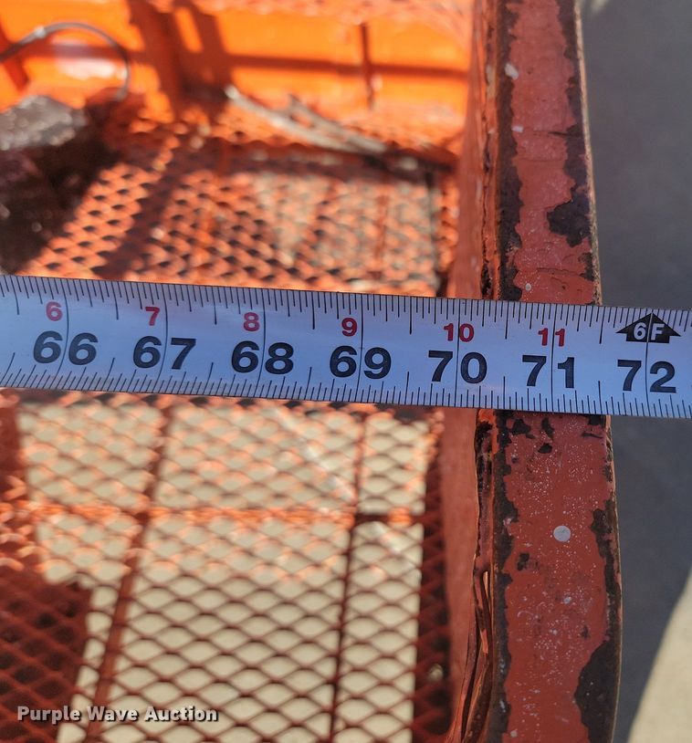 image for item JW9580 1996 JLG 600A  boom lift