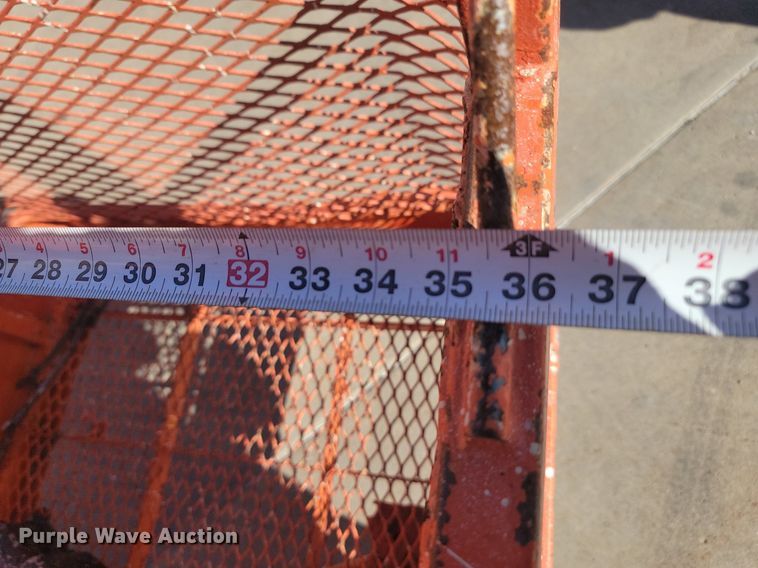 image for item JW9580 1996 JLG 600A  boom lift