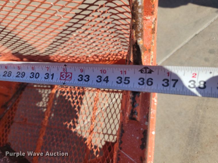 image for item JW9580 1996 JLG 600A  boom lift