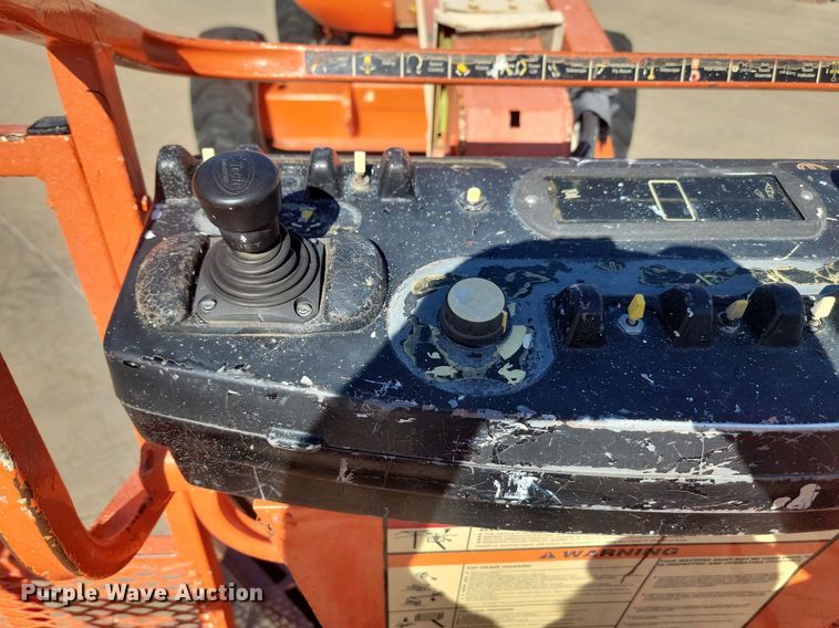 image for item JW9580 1996 JLG 600A  boom lift