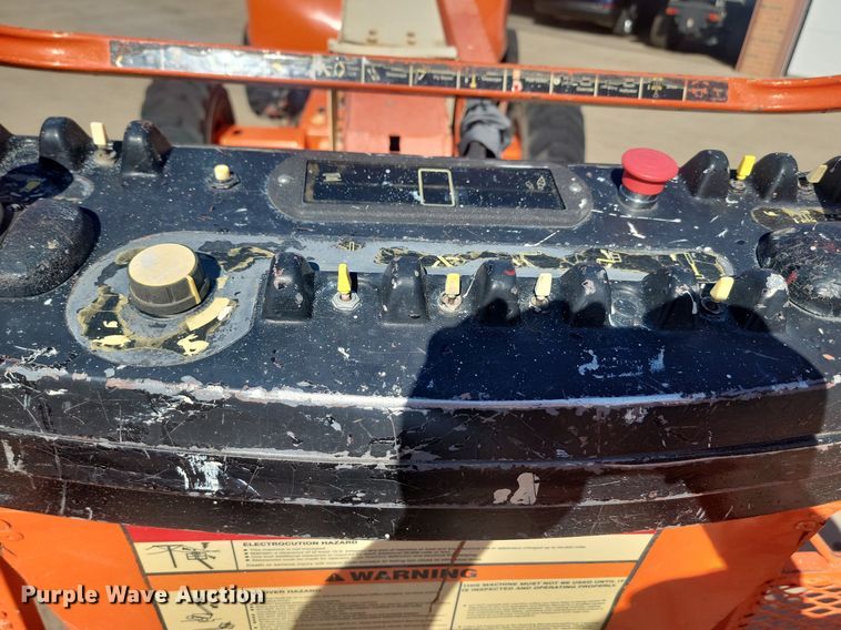 image for item JW9580 1996 JLG 600A  boom lift