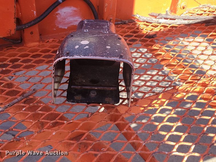 image for item JW9580 1996 JLG 600A  boom lift