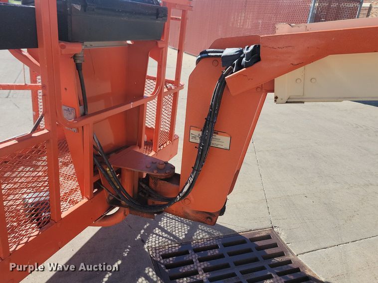 image for item JW9580 1996 JLG 600A  boom lift