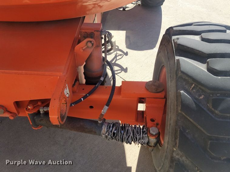 image for item JW9580 1996 JLG 600A  boom lift