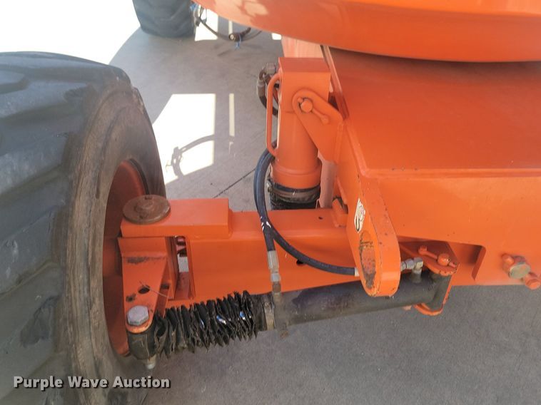 image for item JW9580 1996 JLG 600A  boom lift