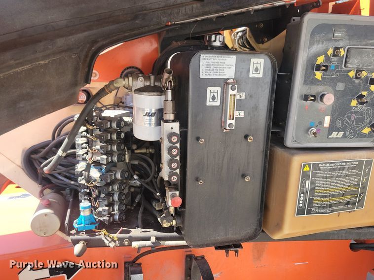 image for item JW9580 1996 JLG 600A  boom lift