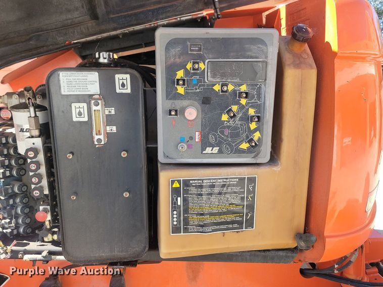 image for item JW9580 1996 JLG 600A  boom lift