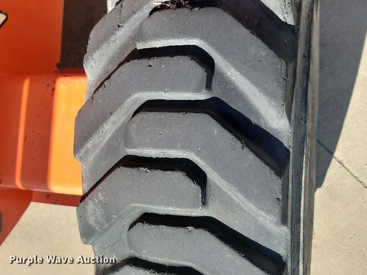 image for item JW9580 1996 JLG 600A  boom lift