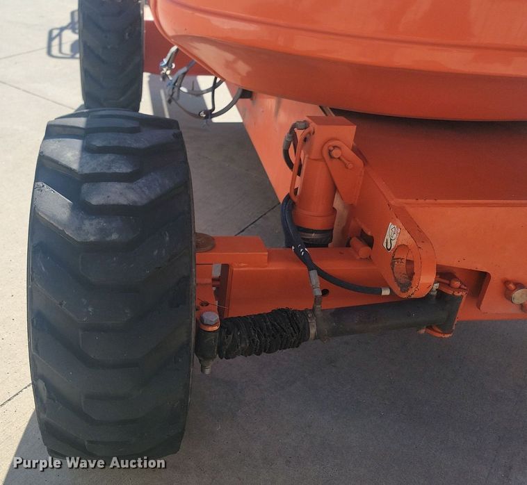 image for item JW9580 1996 JLG 600A  boom lift