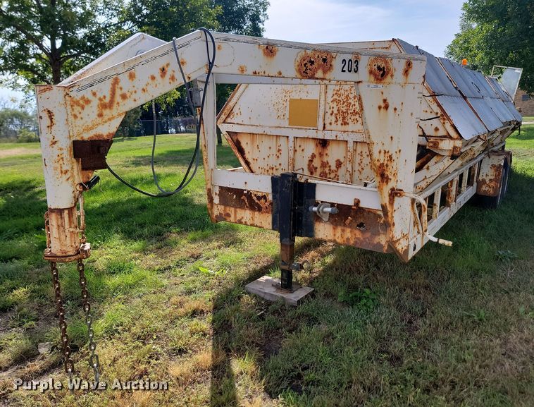 image for item JW9593 1996 Cor-tech  refuse trailer