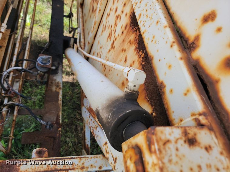 image for item JW9593 1996 Cor-tech  refuse trailer