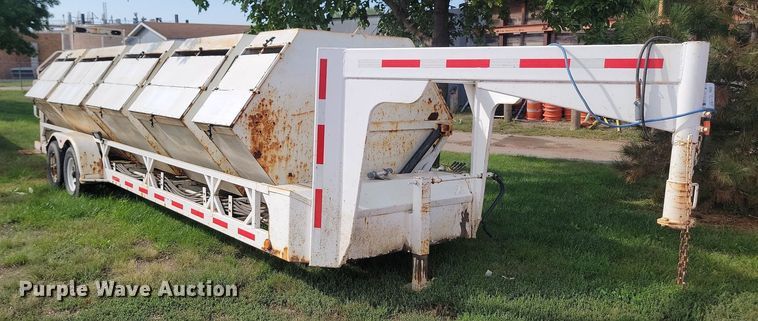 image for item JW9594 2002 Cor-tech  refuse trailer