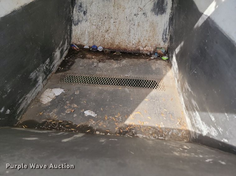 image for item JW9594 2002 Cor-tech  refuse trailer