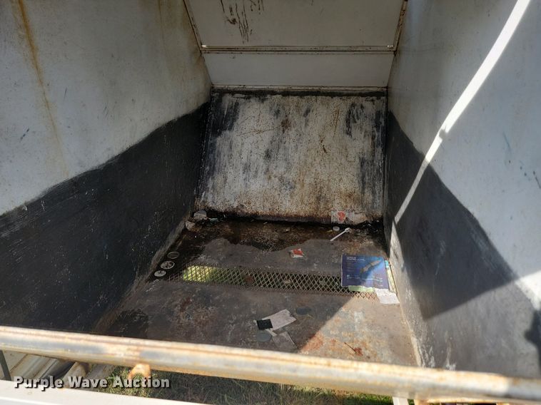 image for item JW9594 2002 Cor-tech  refuse trailer