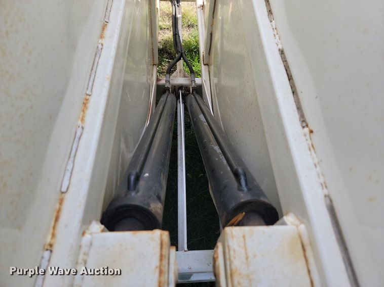 image for item JW9594 2002 Cor-tech  refuse trailer