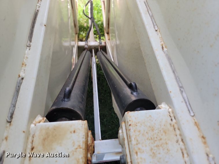 image for item JW9594 2002 Cor-tech  refuse trailer