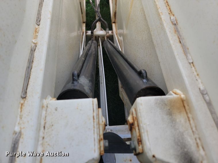 image for item JW9594 2002 Cor-tech  refuse trailer