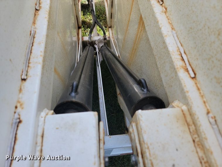 image for item JW9594 2002 Cor-tech  refuse trailer