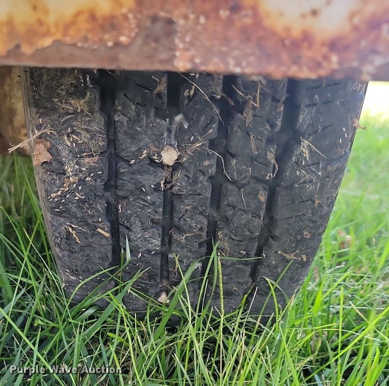 image for item JW9594 2002 Cor-tech  refuse trailer