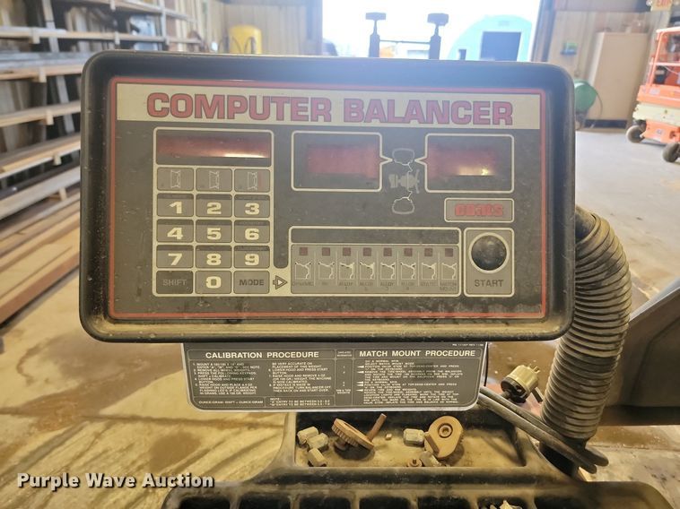 image for item JW9599 Coats 950  wheel balancer