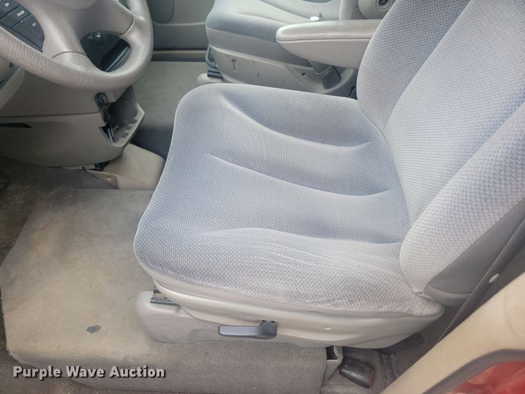 image for item JW9611 2003 Dodge Grand Caravan SE  handicap accessible van