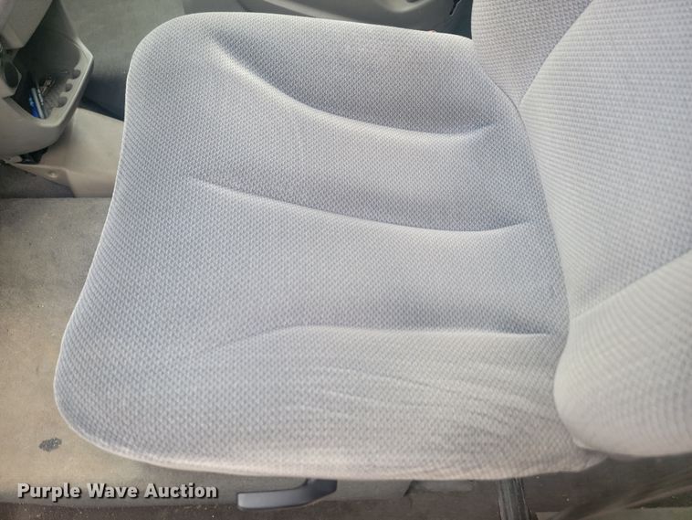 image for item JW9611 2003 Dodge Grand Caravan SE  handicap accessible van