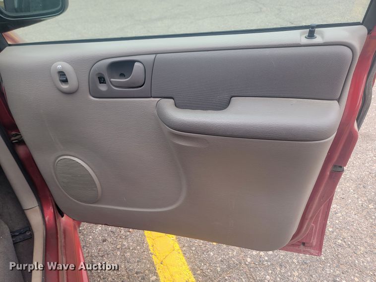 image for item JW9611 2003 Dodge Grand Caravan SE  handicap accessible van