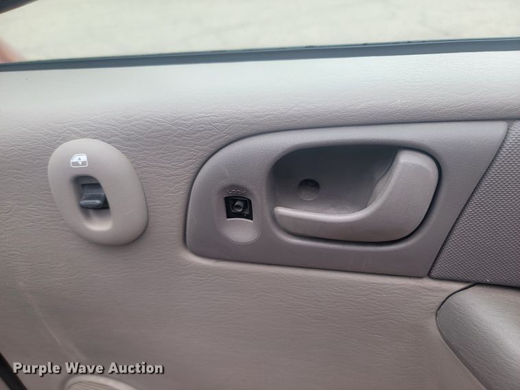 image for item JW9611 2003 Dodge Grand Caravan SE  handicap accessible van