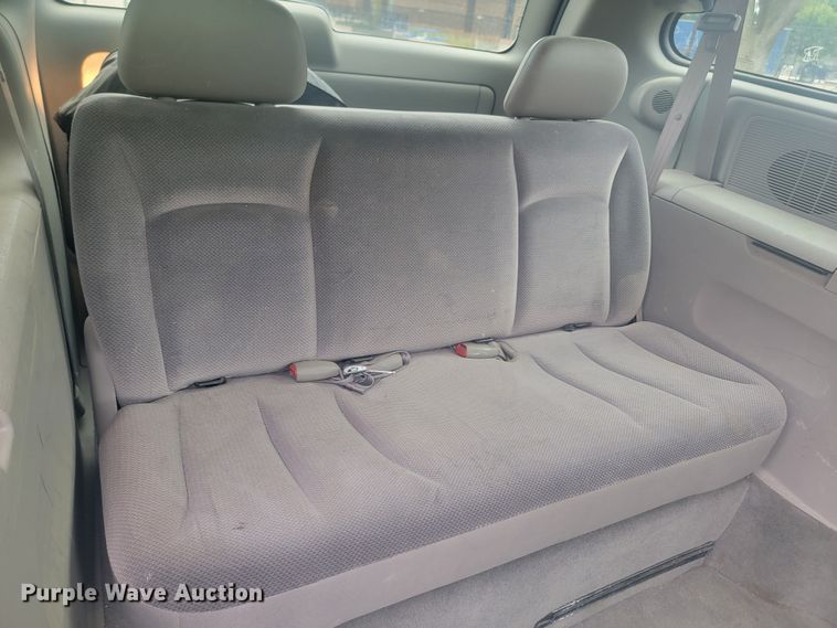 image for item JW9611 2003 Dodge Grand Caravan SE  handicap accessible van