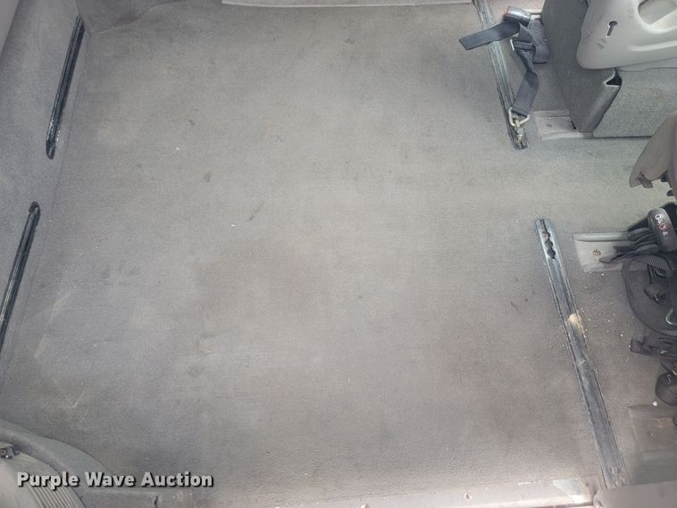 image for item JW9611 2003 Dodge Grand Caravan SE  handicap accessible van