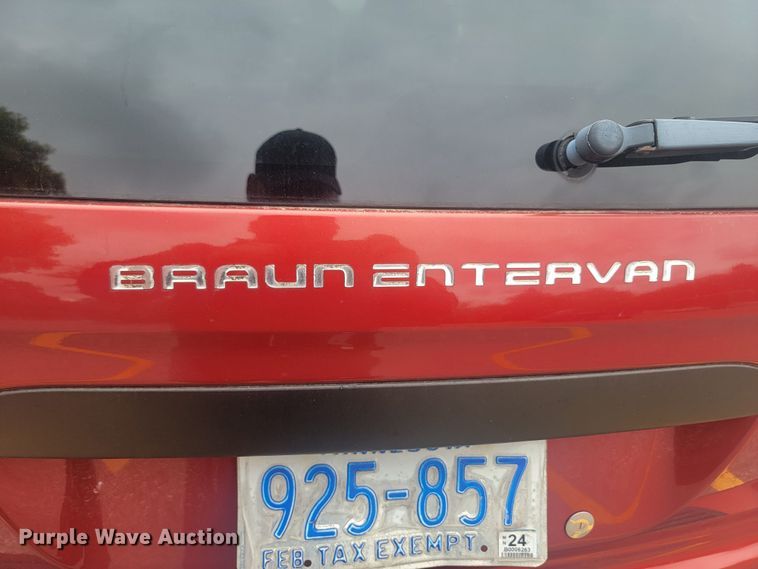 image for item JW9611 2003 Dodge Grand Caravan SE  handicap accessible van