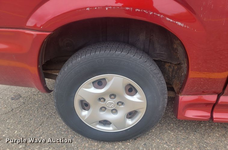 image for item JW9611 2003 Dodge Grand Caravan SE  handicap accessible van